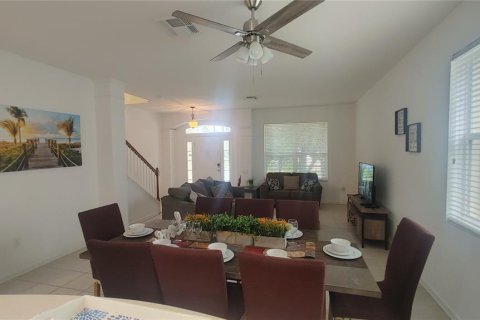 Casa en venta en Kissimmee, Florida, 6 dormitorios, 261.24 m2 № 1905272 - foto 24