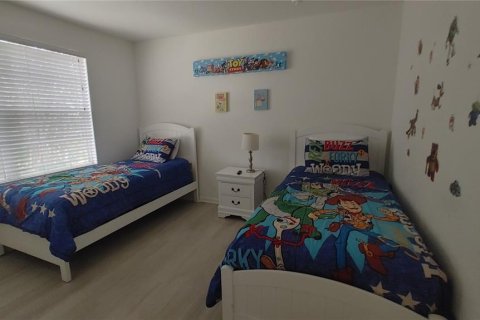 Casa en venta en Kissimmee, Florida, 6 dormitorios, 261.24 m2 № 1905272 - foto 22