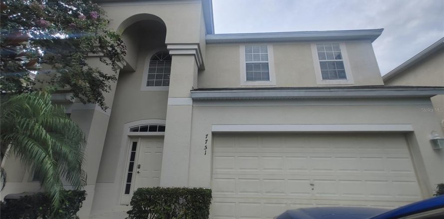 Casa en Kissimmee, Florida 6 dormitorios, 261.24 m2 № 1905272