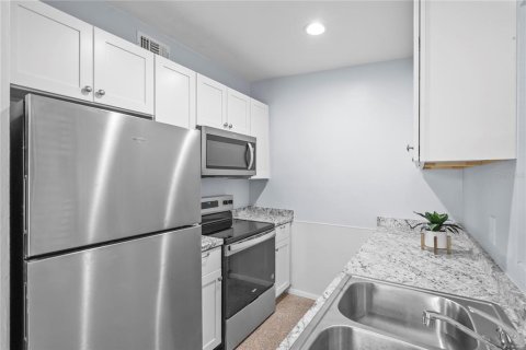 House in Winter Park, Florida 3 bedrooms, 90.58 sq.m. № 2204676 - photo 5