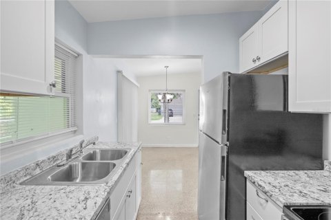 House in Winter Park, Florida 3 bedrooms, 90.58 sq.m. № 2204676 - photo 8