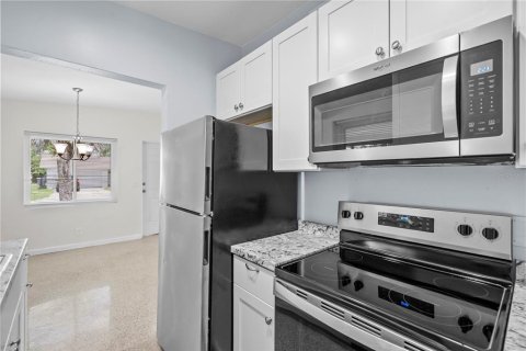 House in Winter Park, Florida 3 bedrooms, 90.58 sq.m. № 2204676 - photo 4