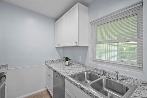 House in Winter Park, Florida 3 bedrooms, 90.58 sq.m. № 2204676 - photo 7