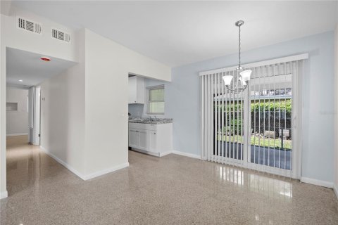 House in Winter Park, Florida 3 bedrooms, 90.58 sq.m. № 2204676 - photo 21