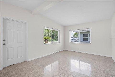 House in Winter Park, Florida 3 bedrooms, 90.58 sq.m. № 2204676 - photo 18