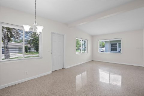 House in Winter Park, Florida 3 bedrooms, 90.58 sq.m. № 2204676 - photo 20