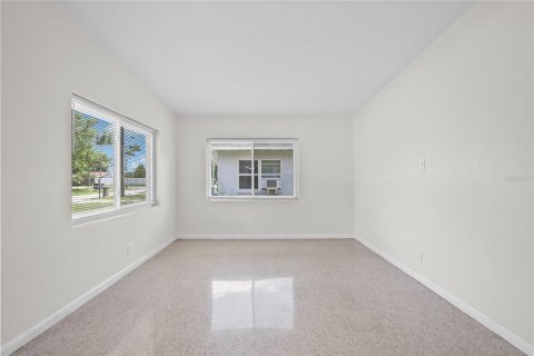House in Winter Park, Florida 3 bedrooms, 90.58 sq.m. № 2204676 - photo 12