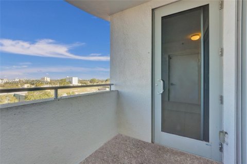 Condominio en alquiler en Hollywood, Florida, 2 dormitorios, 96.25 m2 № 2055582 - foto 28