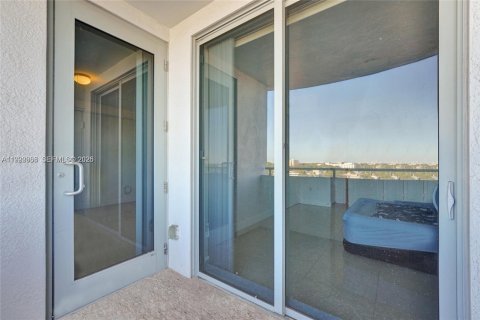 Condominio en alquiler en Hollywood, Florida, 2 dormitorios, 96.25 m2 № 2055582 - foto 30