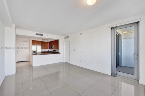 Condominio en alquiler en Hollywood, Florida, 2 dormitorios, 96.25 m2 № 2055582 - foto 2