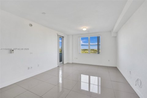 Condominio en alquiler en Hollywood, Florida, 2 dormitorios, 96.25 m2 № 2055582 - foto 5