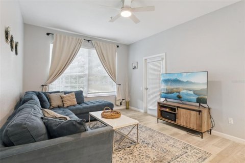 Condo in Kissimmee, Florida, 3 bedrooms № 2231311 - photo 4