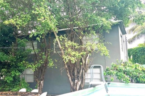 Villa ou maison à louer à Miami, Floride: 2 chambres, 69.68 m2 № 2049291 - photo 10