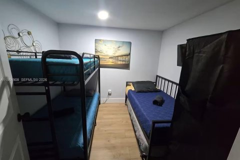 Casa en alquiler en Miami, Florida, 2 dormitorios, 69.68 m2 № 2049291 - foto 4