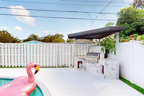 Villa ou maison à louer à Hollywood, Floride: 4 chambres, 185.34 m2 № 1969339 - photo 3