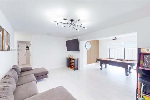 Villa ou maison à louer à Hollywood, Floride: 4 chambres, 185.34 m2 № 1969339 - photo 29