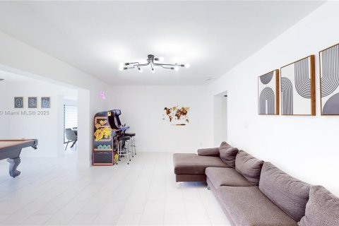 Villa ou maison à louer à Hollywood, Floride: 4 chambres, 185.34 m2 № 1969339 - photo 22