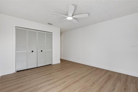 House in Palm Coast, Florida 5 bedrooms, 311.41 sq.m. № 2199049 - photo 27