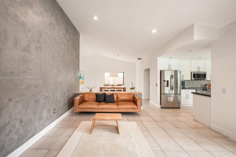 Villa ou maison à louer à Weston, Floride: 4 chambres, 191.47 m2 № 1990297 - photo 22