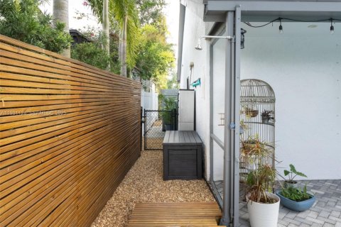 Villa ou maison à louer à Weston, Floride: 4 chambres, 191.47 m2 № 1990297 - photo 8