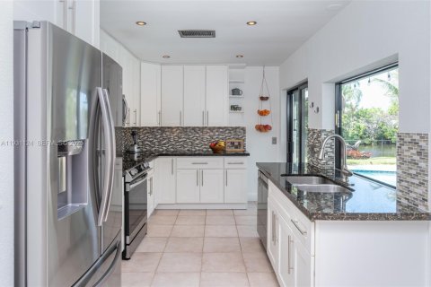 Villa ou maison à louer à Weston, Floride: 4 chambres, 191.47 m2 № 1990297 - photo 17