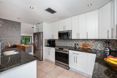 Villa ou maison à louer à Weston, Floride: 4 chambres, 191.47 m2 № 1990297 - photo 20