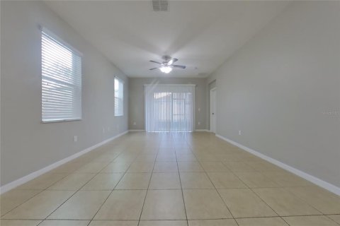 Villa ou maison à louer à Sanford, Floride: 3 chambres, 125.33 m2 № 2429010 - photo 2