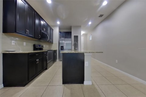 Villa ou maison à louer à Sanford, Floride: 3 chambres, 125.33 m2 № 2429010 - photo 4