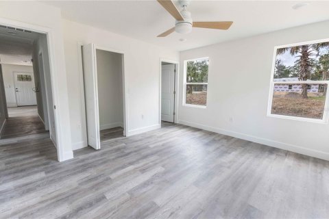 House in Lake Panasoffkee, Florida 3 bedrooms, 102.38 sq.m. № 1534187 - photo 11
