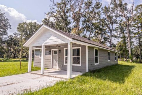 House in Lake Panasoffkee, Florida 3 bedrooms, 102.38 sq.m. № 1534187 - photo 3