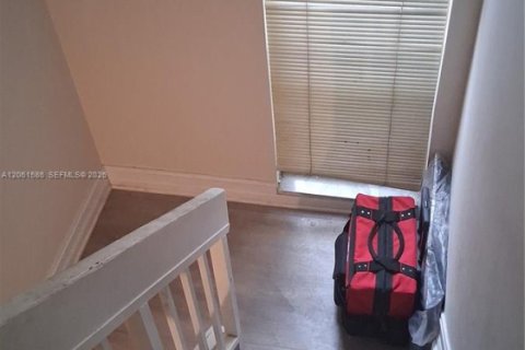 Townhouse in Coral Springs, Florida 3 bedrooms, 134.71 sq.m. № 2267633 - photo 10