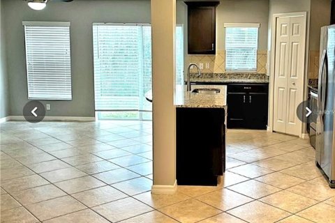 Touwnhouse à louer à Wesley Chapel, Floride: 3 chambres, 140.56 m2 № 2117601 - photo 6