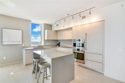 Condominio en venta en Hollywood, Florida, 2 dormitorios № 2077228 - foto 3
