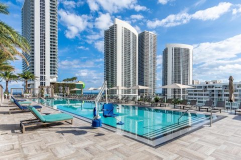 Condominio en venta en Hollywood, Florida, 2 dormitorios № 2077228 - foto 20