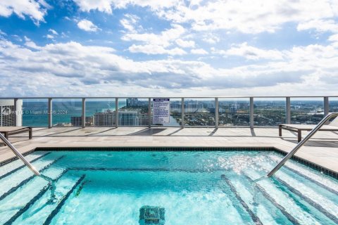 Condominio en venta en Hollywood, Florida, 2 dormitorios № 2077228 - foto 29