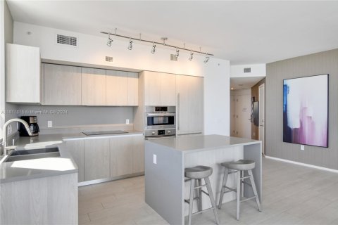 Condominio en venta en Hollywood, Florida, 2 dormitorios № 2077228 - foto 4