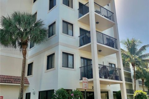 Condo in Delray Beach, Florida, 2 bedrooms  № 1961671 - photo 14