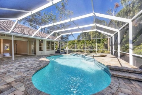 House in University Park, Florida 3 bedrooms, 241.27 sq.m. № 2142936 - photo 29