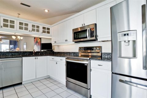 House in Bradenton, Florida 2 bedrooms, 118.17 sq.m. № 2277909 - photo 20