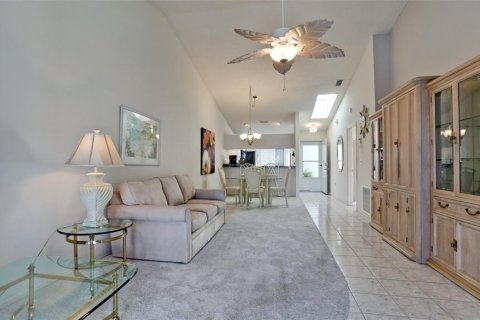 House in Bradenton, Florida 2 bedrooms, 118.17 sq.m. № 2277909 - photo 9