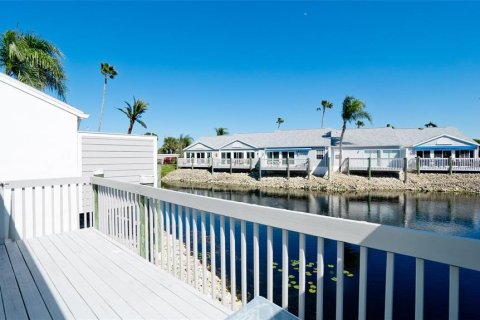 House in Bradenton, Florida 2 bedrooms, 118.17 sq.m. № 2277909 - photo 4