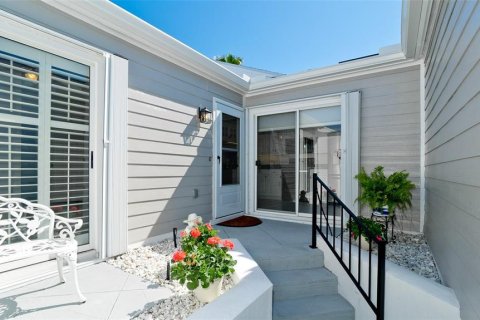 House in Bradenton, Florida 2 bedrooms, 118.17 sq.m. № 2277909 - photo 3
