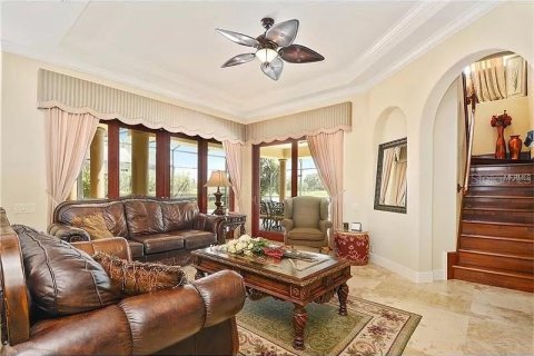 House in Orlando, Florida 5 bedrooms, 364.18 sq.m. № 1540915 - photo 12