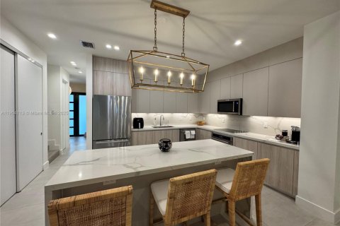 Townhouse in Miami, Florida 3 bedrooms, 233.09 sq.m. № 1955155 - photo 9