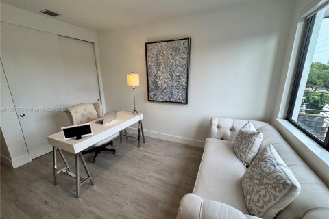 Townhouse in Miami, Florida 3 bedrooms, 233.09 sq.m. № 1955155 - photo 24