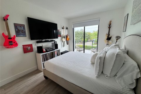 Townhouse in Miami, Florida 3 bedrooms, 233.09 sq.m. № 1955155 - photo 20