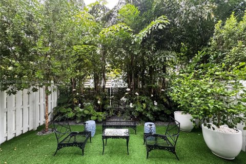 Townhouse in Miami, Florida 3 bedrooms, 233.09 sq.m. № 1955155 - photo 12