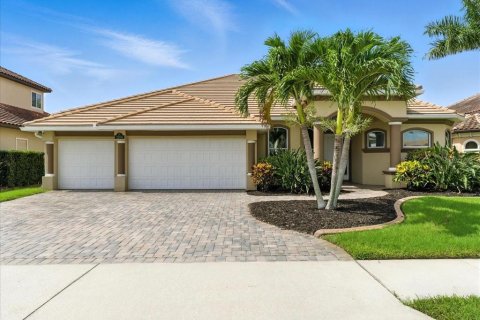 House in Melbourne, Florida 5 bedrooms, 244.98 sq.m. № 1825315 - photo 3
