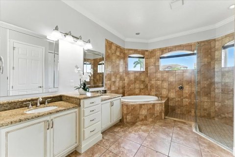 House in Melbourne, Florida 5 bedrooms, 244.98 sq.m. № 1825315 - photo 20