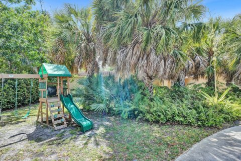 House in Fort Lauderdale, Florida 3 bedrooms, 162.58 sq.m. № 1162929